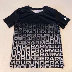 Boys Under Armour Short Sleeve Shirt Size 6 Black/White